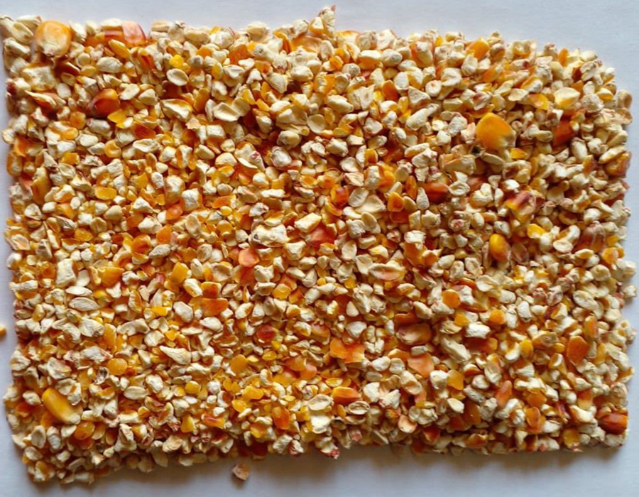 Кукуруза дробленная в мешках Кукуруза дробленная в мешках